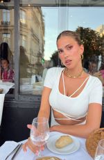 KARA DEL TOR - Instagram Phtos 10/25/2022