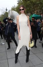 KARLIE KLOSS Arrives at Stella McCartney Fashion Show at PFW in Paris 10/03/2022
