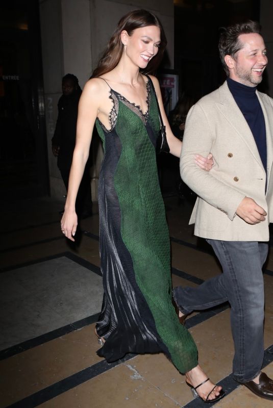 KARLIE KLOSS Leaves Victoria Beckham