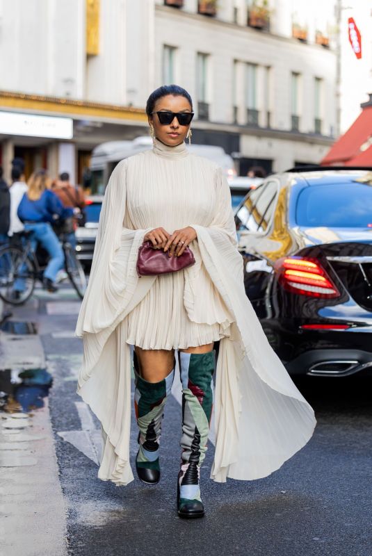 KAT GRAHAM Out and About in Paris 09/28/2022