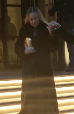 KATE HUDSON Went into Her Waiting Car in London 10/16/2022