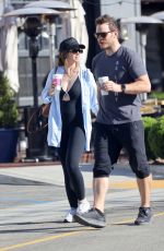 KATHERINE SCHWARZENEGGER and Chris Pratt Out Coffee in Los Angeles 10/19/2022