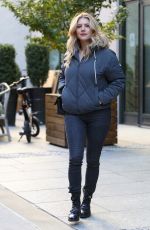 KATHERYN WINNICK Leaves Her Hotel in New York 10/18/2022