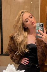 KATHRYN NEWTON - Instagram Photos 10/02/2022