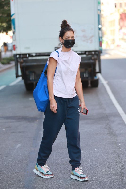 KATIE HOLMES Out and About in Manhattan 10/07/2022
