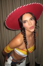 KENDALL JENNER - Instagram Photos and Video 10/30/2022