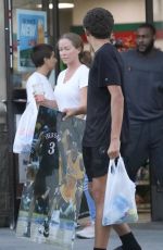 KENDRA WILKINSON Out Shopping for a Kobe Bryant Poster in Calabasas 10/11/2022