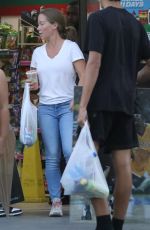 KENDRA WILKINSON Out Shopping for a Kobe Bryant Poster in Calabasas 10/11/2022
