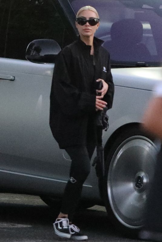 KIM KARDASHIAN Arrives at North