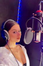 KIRA KOSARIN - Instagram Photos 10/25/2022