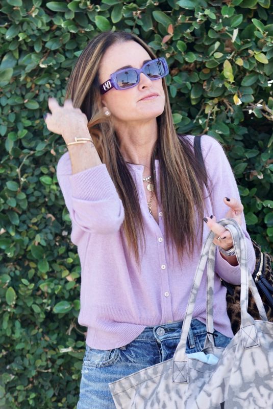 KYLE RICHARDS Out for Lunch at Il Pastaio in Beverly Hills 10/22/2022