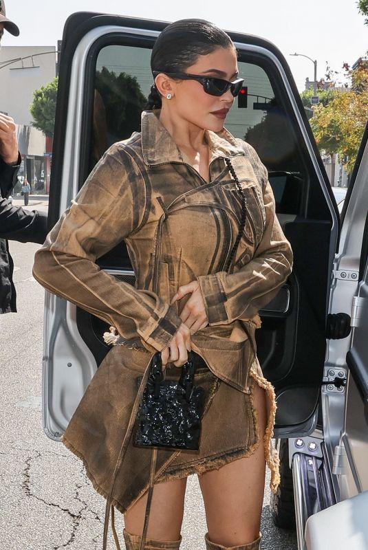 KYLIE JENNER Leaves The Ivy Restaurant in Beverly Hills 10/06/2022