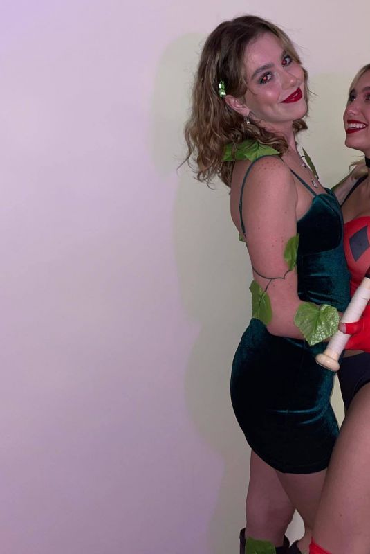 LILIA BUCKINGHAM - Instagram Photos and Videos 10/30/2022