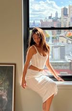 LILY CHEE - Instagram Photos 10/19/2022