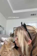 LOREN GRAY - Instagram Photos and Video 10/17/2022