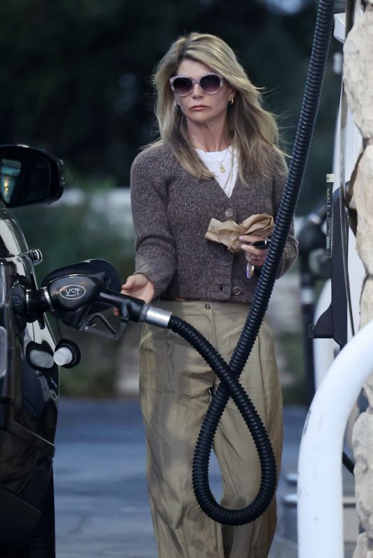 LORI LOUGHLIN at a Gas Station in Los Angeles 10/12/2022