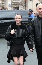 MAISIE WILLIAMS Arrives at Givenchy Show at PFW in Paris 10/02/2022
