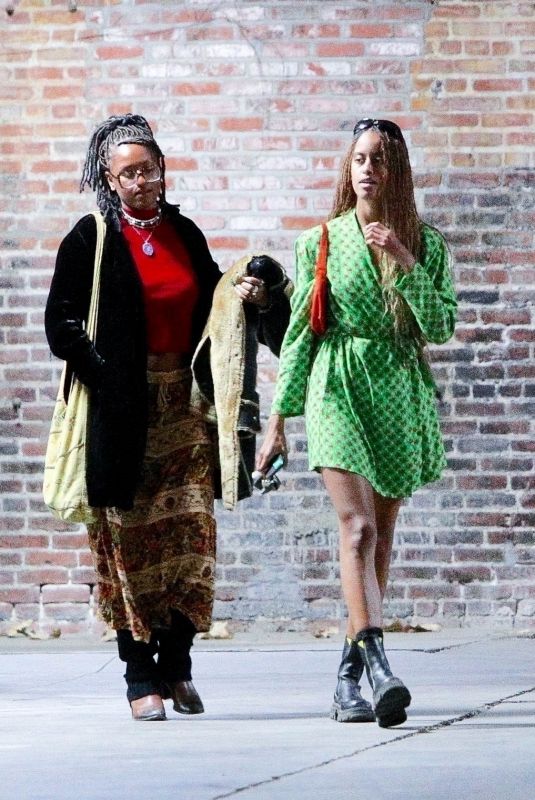 MALIA and SASHA OBAMA Out in West Hollywood 10/17/2022