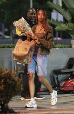 MALIA OBAMA at Trader Joe