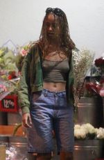 MALIA OBAMA at Trader Joe