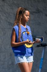 MALIA OBAMA Leaves 7-Eleven in Santa Monica 10/01/2022