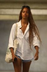 MALIA OBAMA Out in West Hollywod 10/20/2022