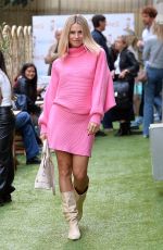 MICHELLE HUNZIKER Out and About in Milan 10/10/2022