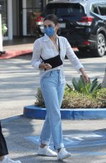 MILA KUNIS Out for Breakfast at Beverly Glen Deli in Bel Air 10/06/2022