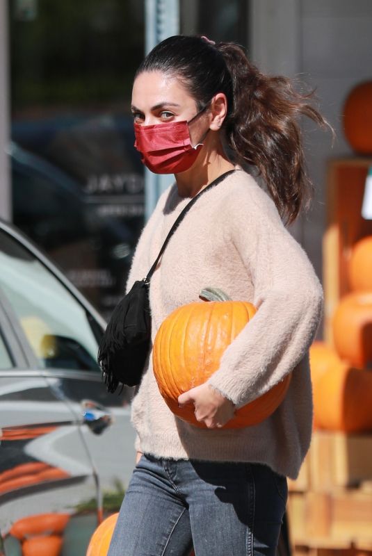 MILA KUNIS Shopping for Pumpkins at Jayde’s Market in Beverly Hills 10/25/2022