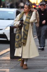 MOLLY MAE HAGUE Out for Dinner in Manchester 10/21/2022