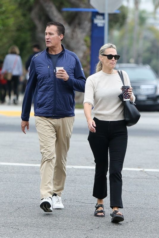 MOLLY SIMS and Scott Stuber Out for Coffee in Brentwood 09/30/2022