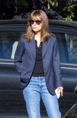 NATALIE PORTMAN on the Set of May December in Savannah 10/24/2022