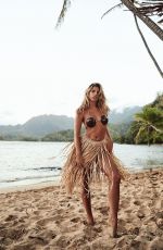 NATASHA OAKLEY - Insagram Photos 10/20/2022