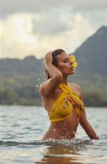 NATASHA OAKLEY - Insagram Photos 10/20/2022
