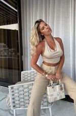 NATASHA OAKLEY - Insagram Photos 10/25/2022