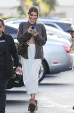 OLIVIA JADE GIANNULLI Out Shopping for Flowers and Groceries in Beverly Hills 10/10/2022