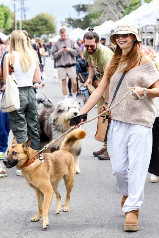 OLIVIA JADE GIANNULLI Out with Her Dog at Farmers Market in Los Angeles 10/16/2022
