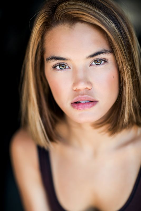 PARIS BERELC – Instagram Photos and Video 10/11/2022
