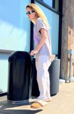 PETA MURGATROYD Out for Groceries in Malibu 10/17/2022