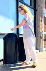 PETA MURGATROYD Out for Groceries in Malibu 10/17/2022