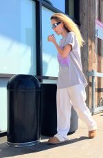 PETA MURGATROYD Out for Groceries in Malibu 10/17/2022