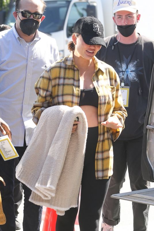 Pregnant CHRISSY TEIGEN Out in Los Angeles 10/17/2022