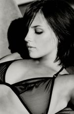 RACHAEL LEIGH COOK for Bikini Magazine, August 2001