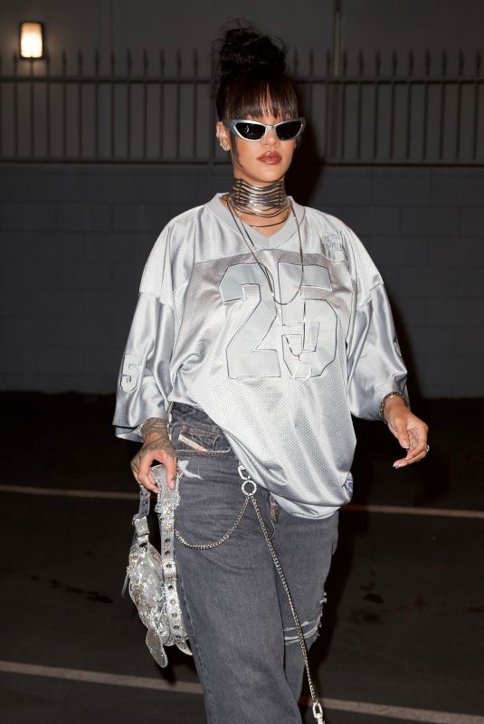 RIHANNA Arrives at Westlake Recording Studios 10/08/2022