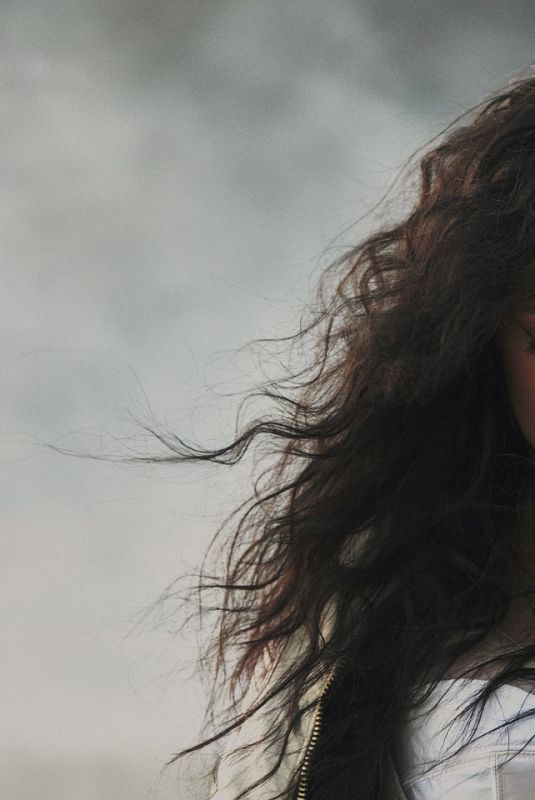 RIHANNA - Lift Me Up Single Promos