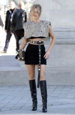 SAMARA WEAVING at Louis Vuitton Spring/summer 2023 Show at Paris Fashion Week 10/04/2022