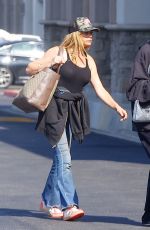 SAMI SHEEN and DENISE RICHARDS Out for Lunch in Calabasas 09/30/2022