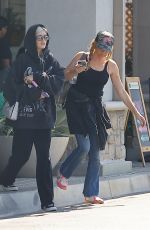 SAMI SHEEN and DENISE RICHARDS Out for Lunch in Calabasas 09/30/2022