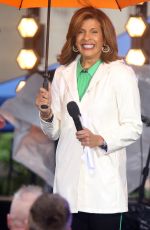 SAVANNAH GUTHRIE and HODA KTOBPerforms on Citi Concert Series on Today Show in New York 10/24/2022