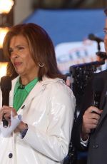 SAVANNAH GUTHRIE and HODA KTOBPerforms on Citi Concert Series on Today Show in New York 10/24/2022